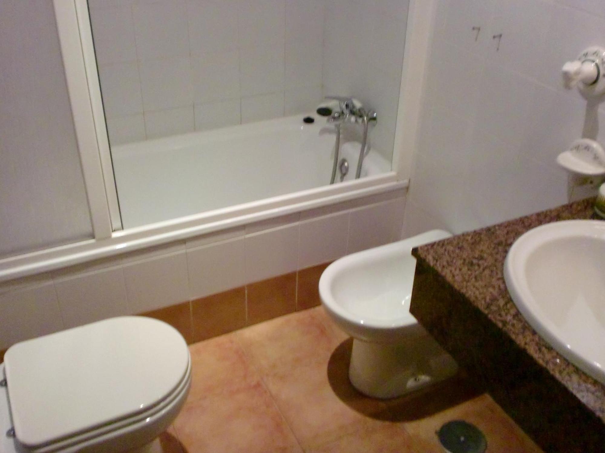 Hostal Las Tres Jotas Alcaracejos Quarto foto
