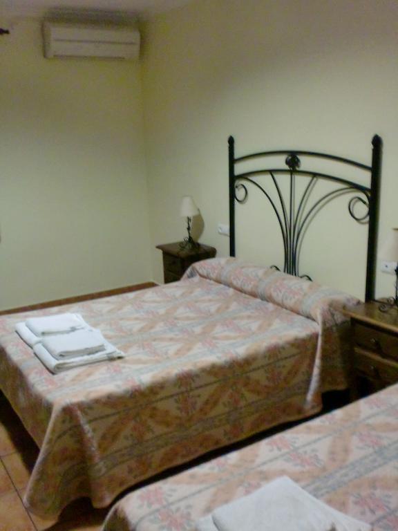 Hostal Las Tres Jotas Alcaracejos Quarto foto